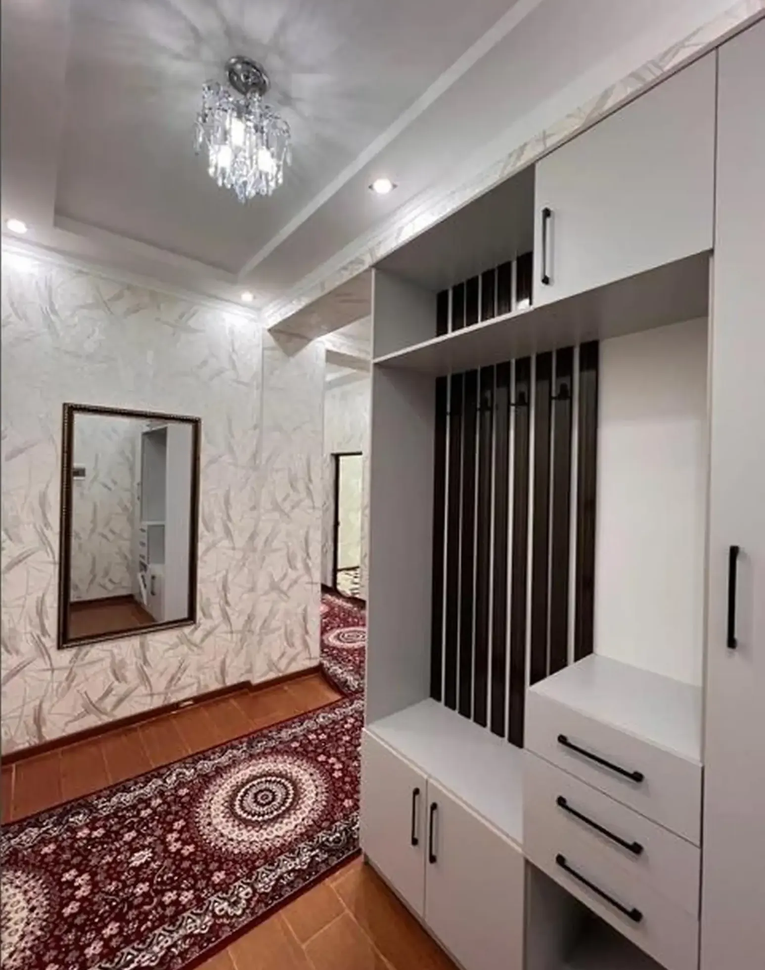 3-комн. квартира, 2 этаж, 98м², И Сомони