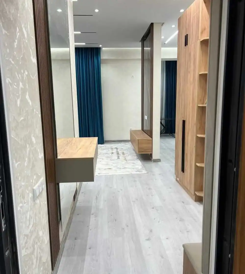 2-комн. квартира, 5 этаж, 55м², ОВИР, Гранд Отель