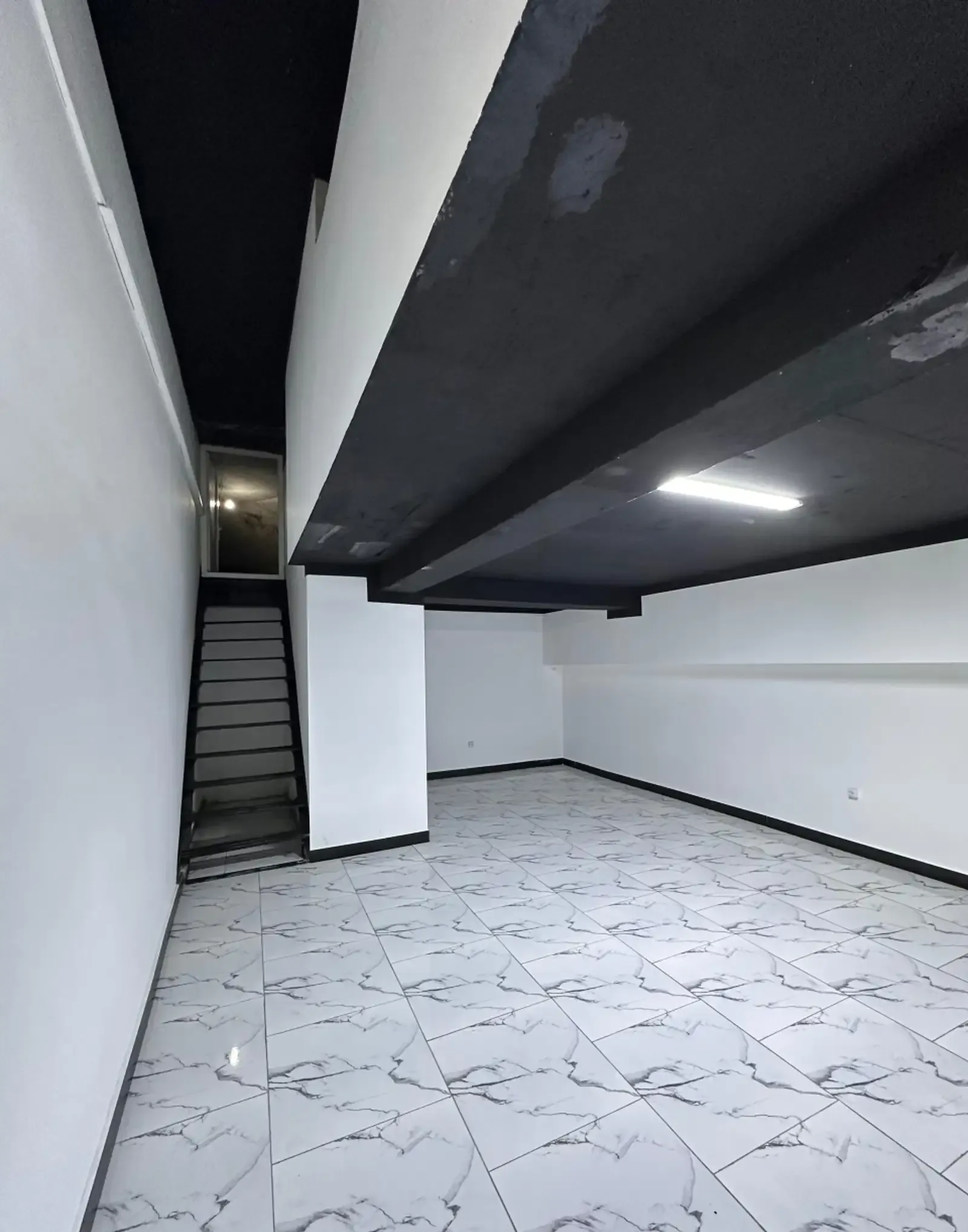 Помещение под свободное назначение, 200м², Перекрёсток Суд Шохмансур Дом Зирбак