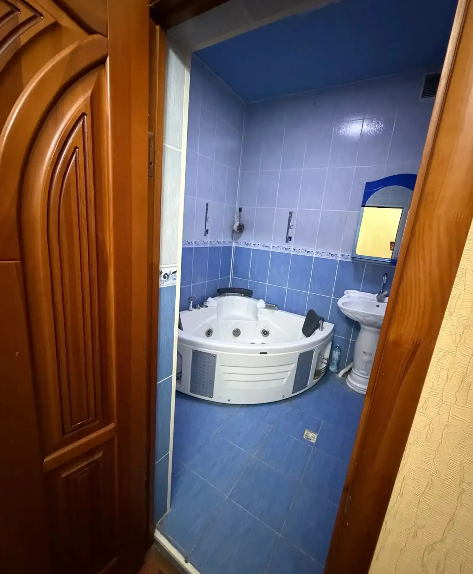 2-комн. квартира, 4 этаж, 102м², Ипподром наврузгох