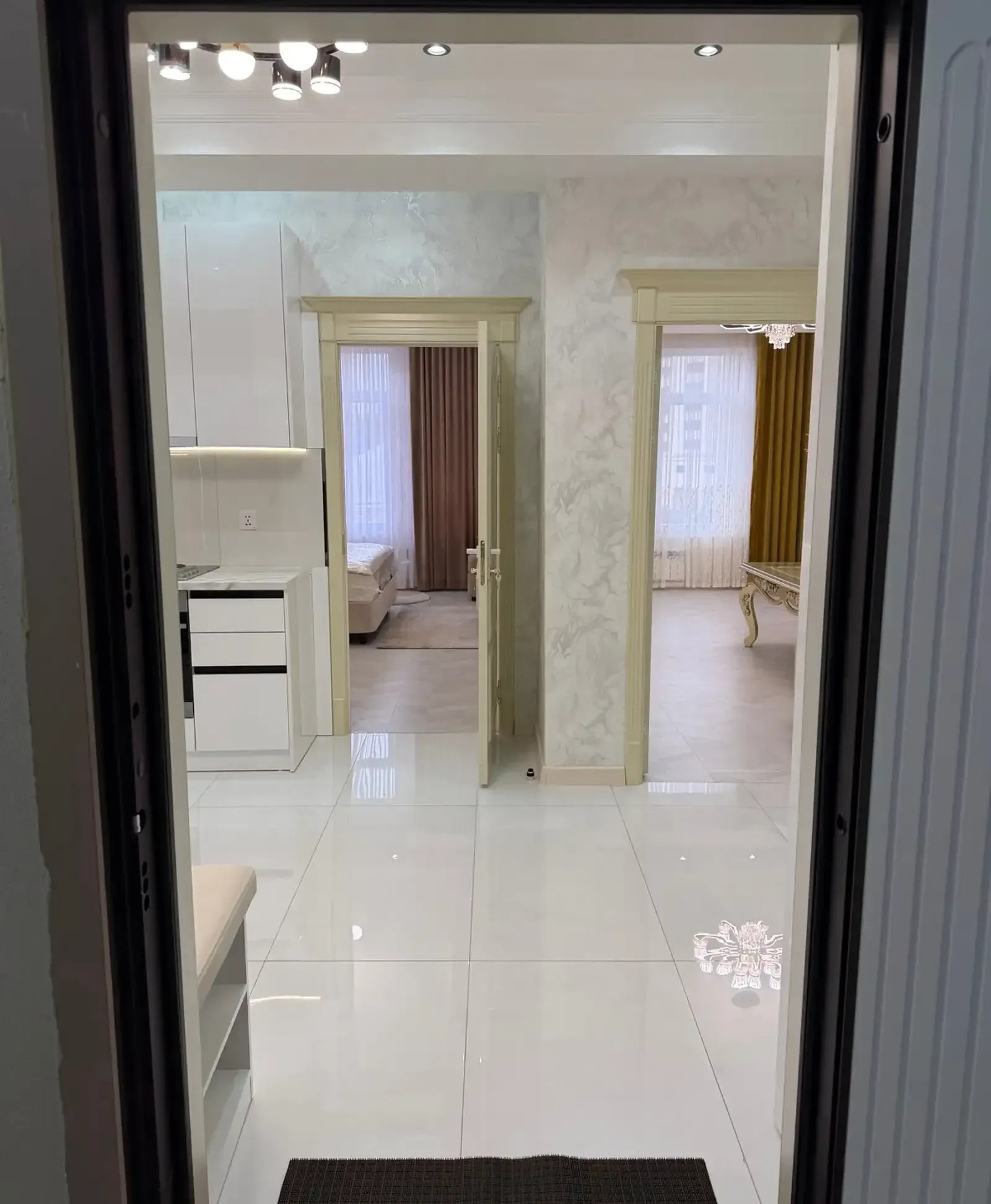2-комн. квартира, 3 этаж, 65м², Овир/Славянский
