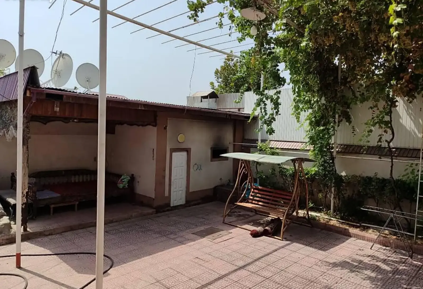 1-этажный, 5 комнатный дом, 240 м², каленин