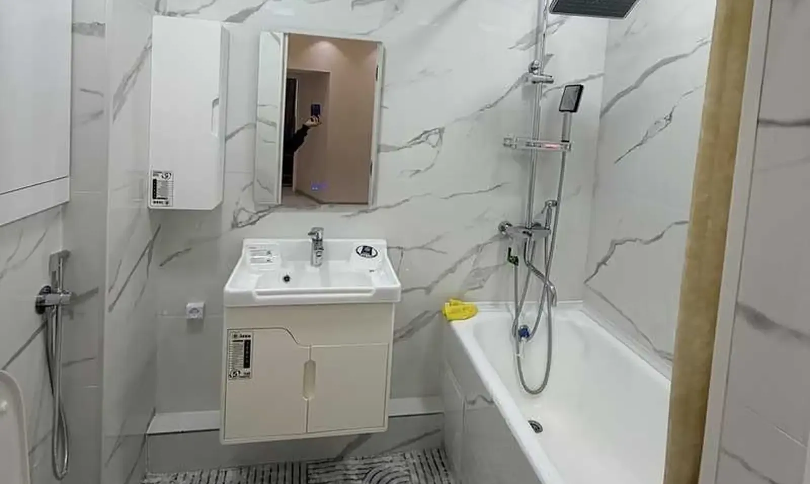 3-комн. квартира, 2 этаж, 80м², 103мкр