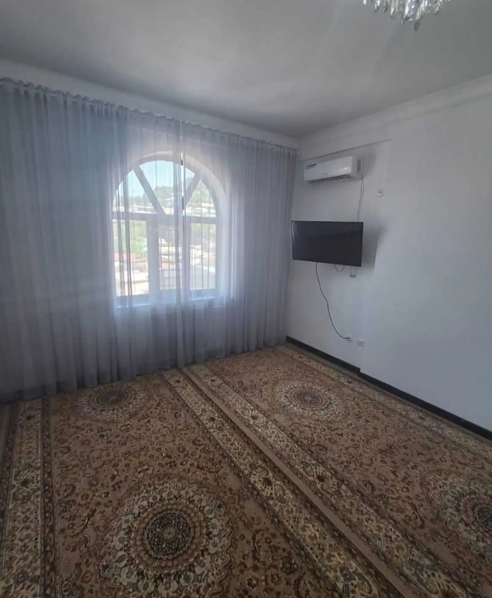 2-комн. квартира, 6 этаж, 60м², Бозори Мехргон