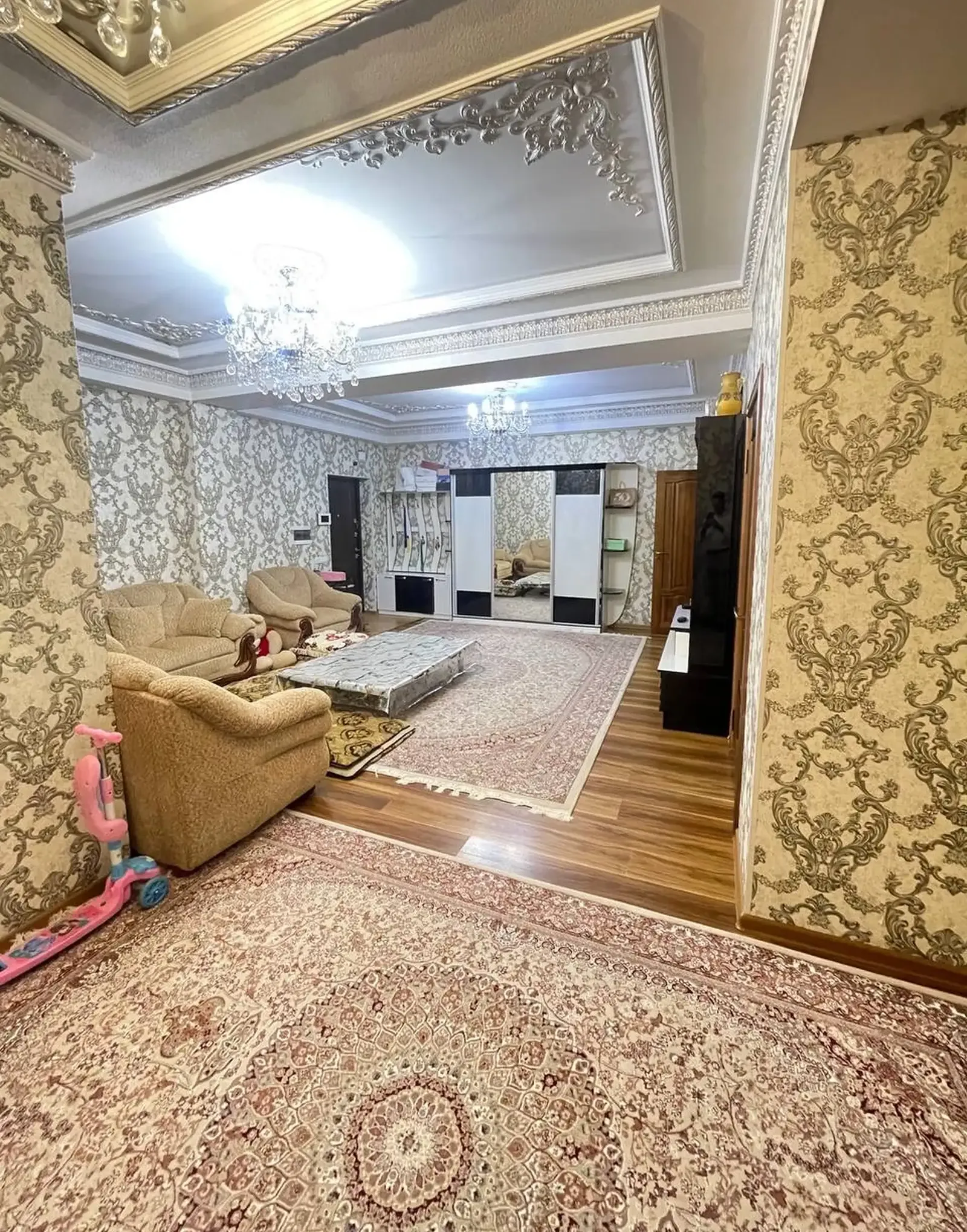 3-комн. квартира, 5 этаж, 156 м², Овир