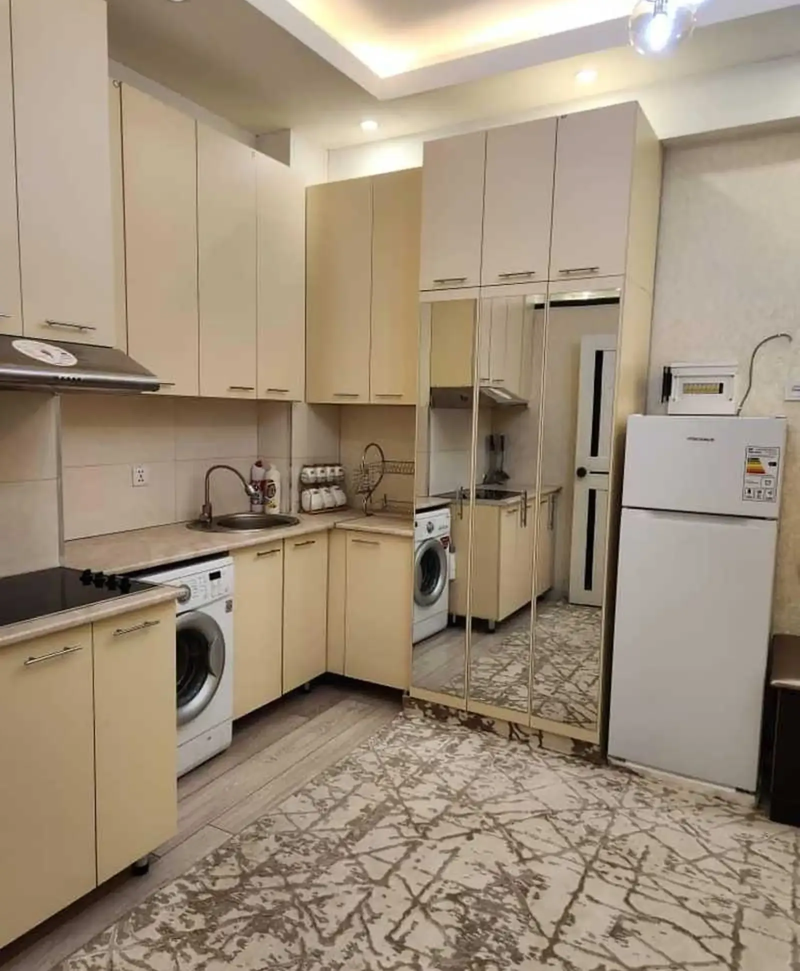 2-комн. квартира, 3 этаж, 64м², Хилтон