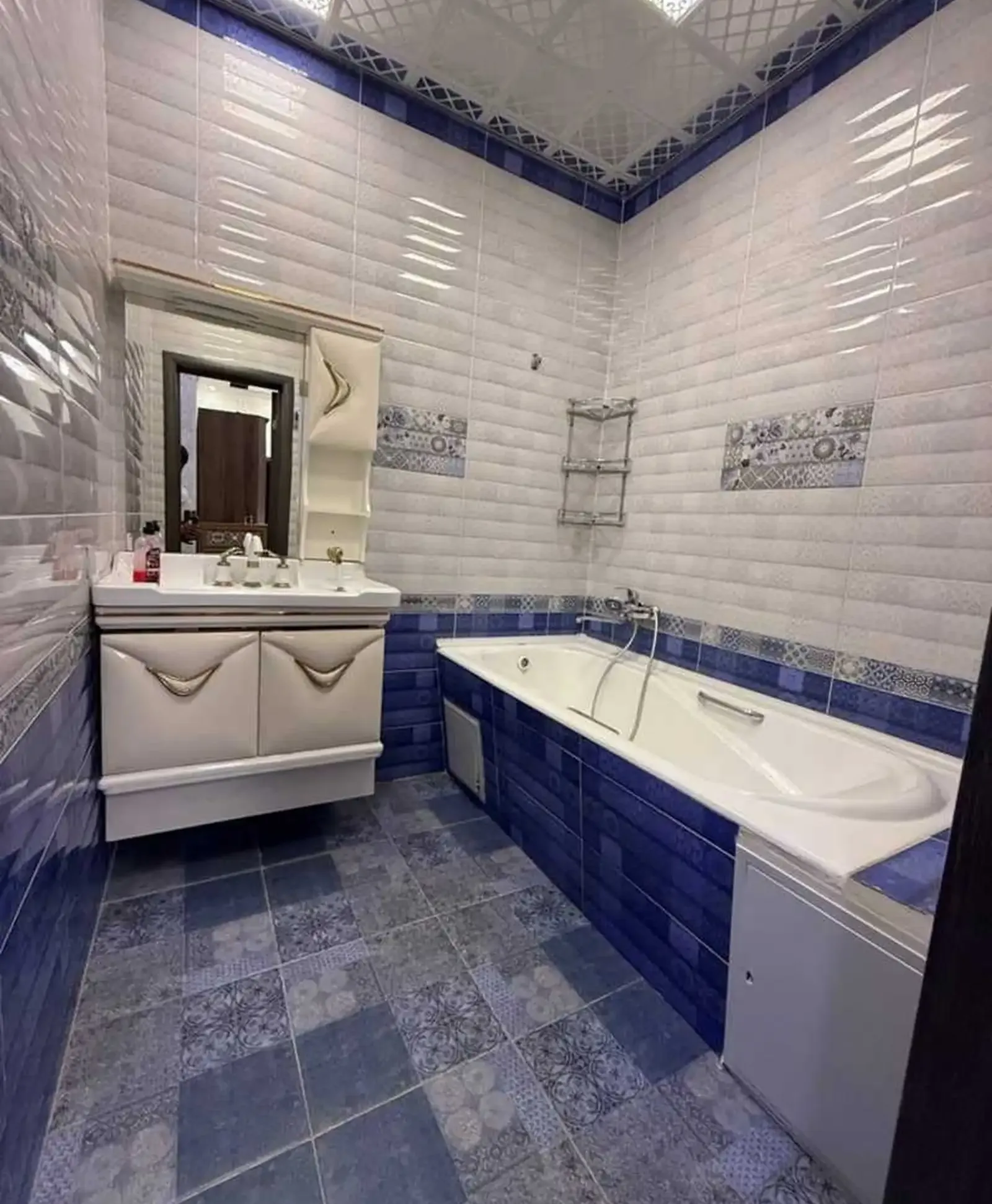 2-комн. квартира, 11 этаж, 90м², сомони