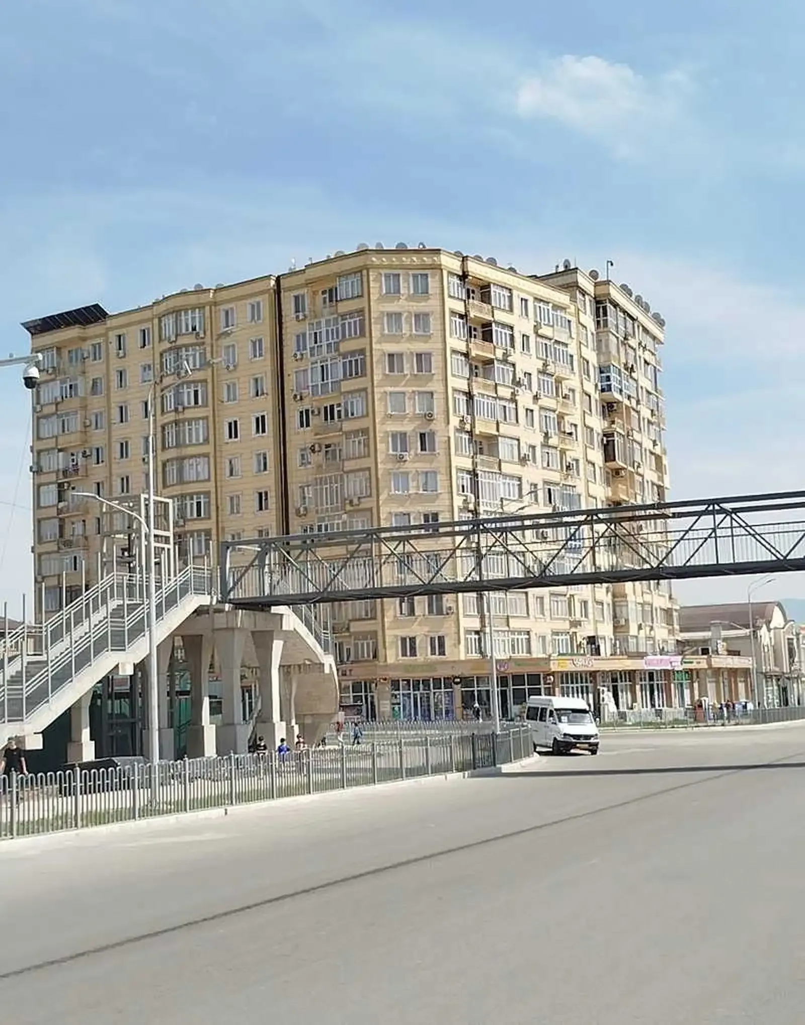 2-комн. квартира, 12 этаж, 55м², Мост 46 мкр