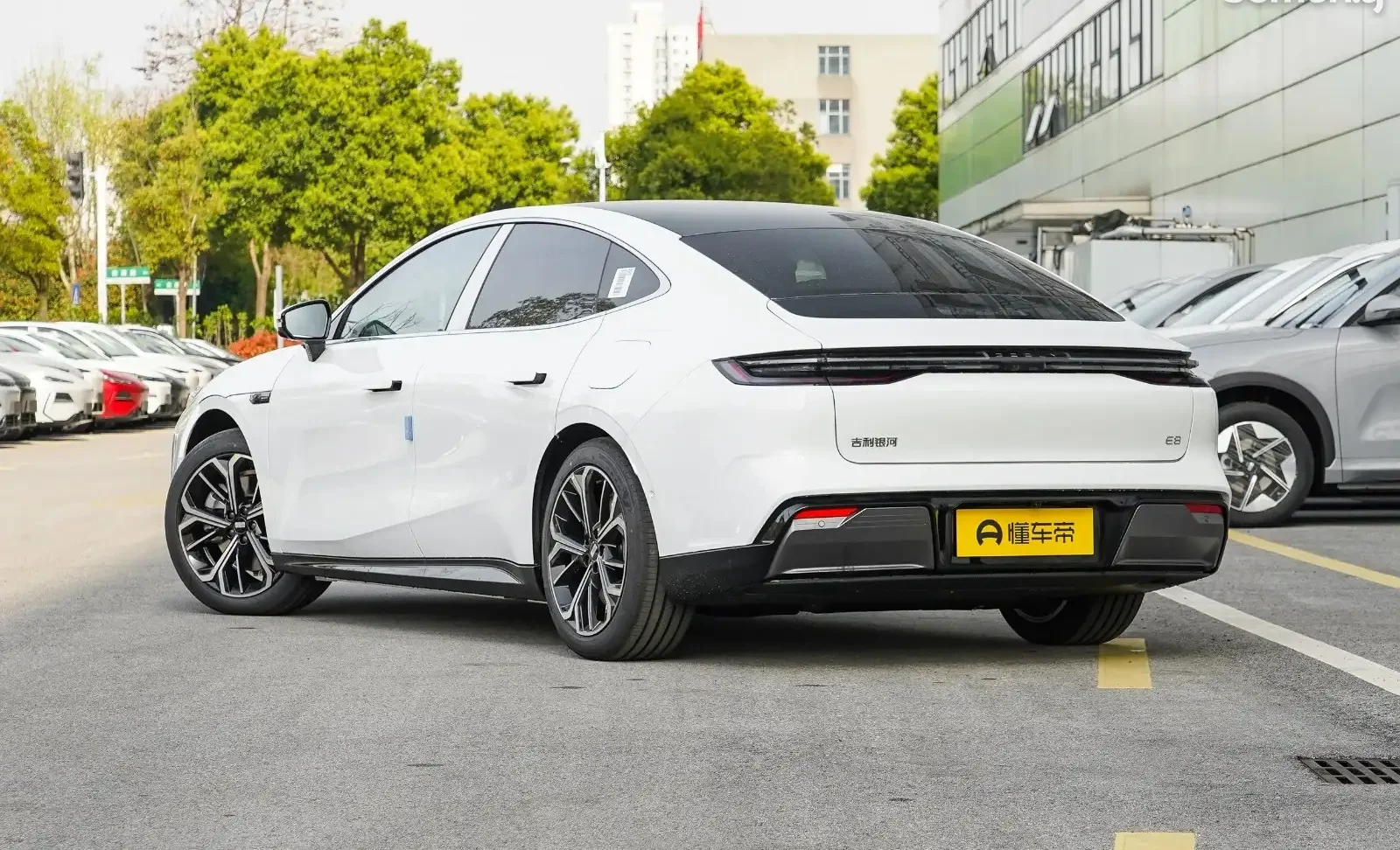 Geely Galaxy E8, 2025