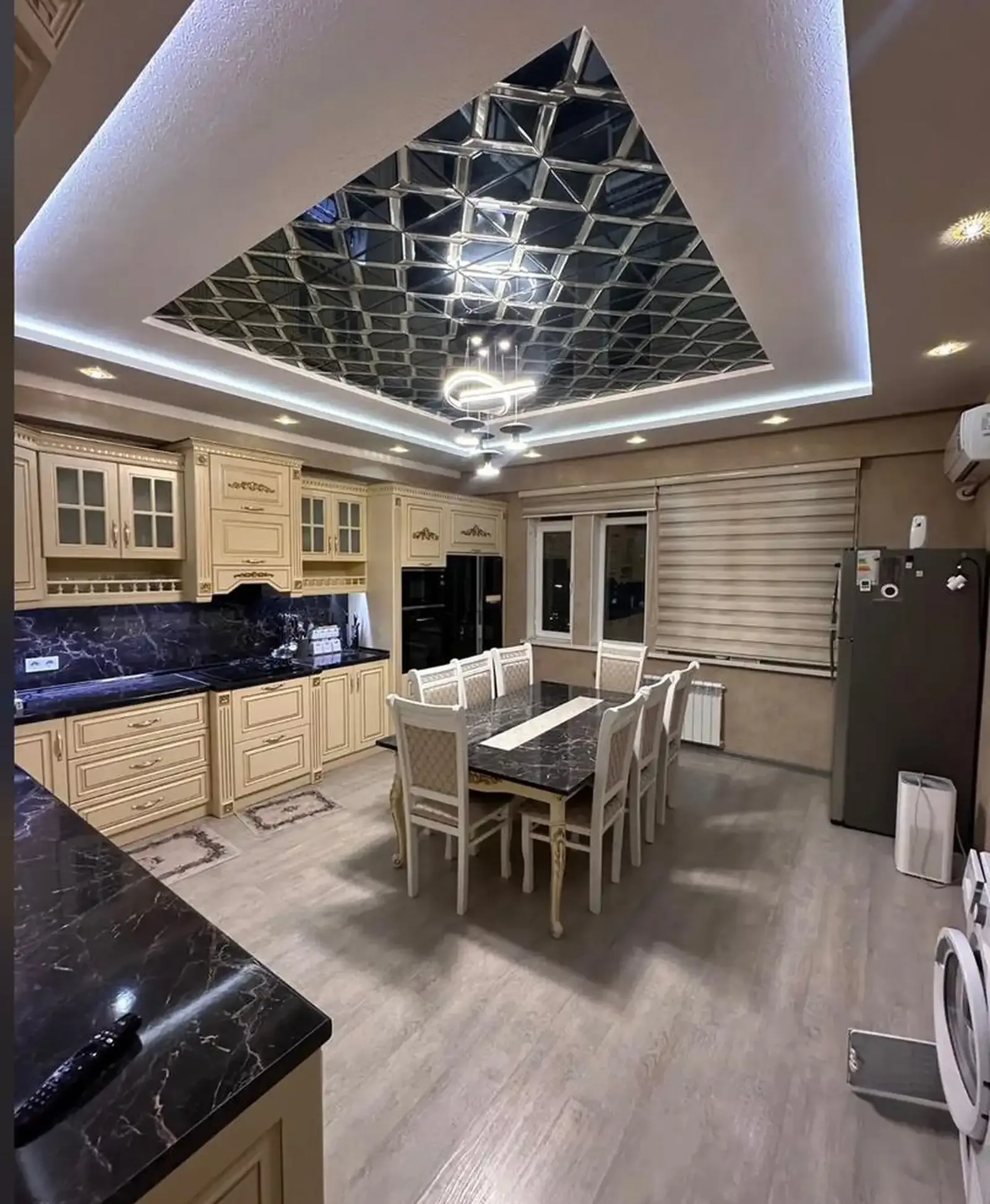 4-к квартира, 11 этаж, 200 м², Шохмансур