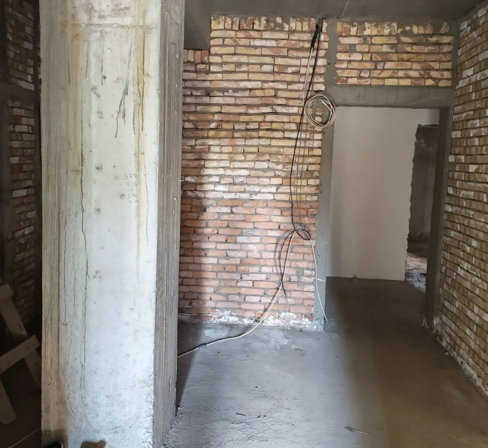 3-комн. квартира, 2 этаж, 103 м², Сино, 82 мкр