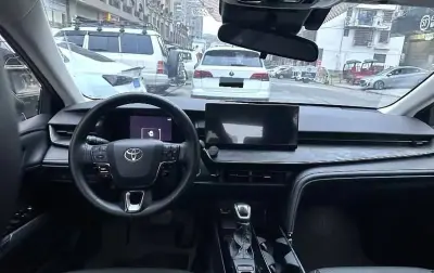 Toyota Camry, 2025