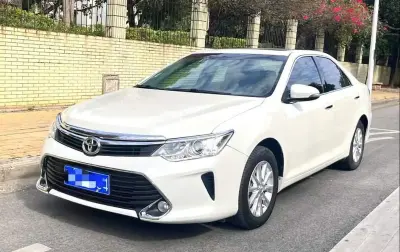Toyota Camry, 2015