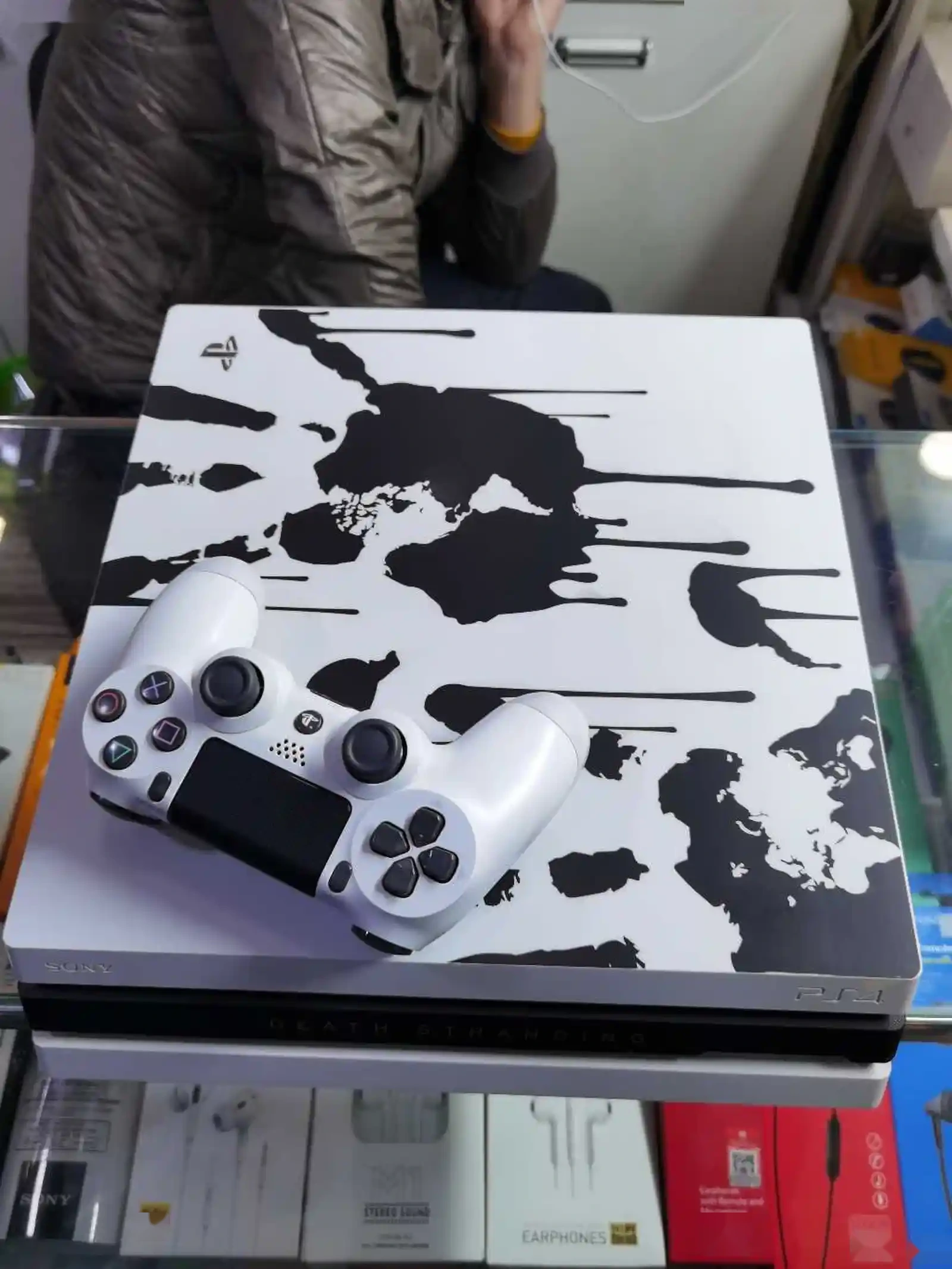 Игровая приставка Sony Playstation 4 Pro 2tb SSD 6.72 — миниатюра 2