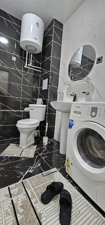 1-комн. квартира, Цокольный этаж, 50 м², 20мкр — миниатюра 5