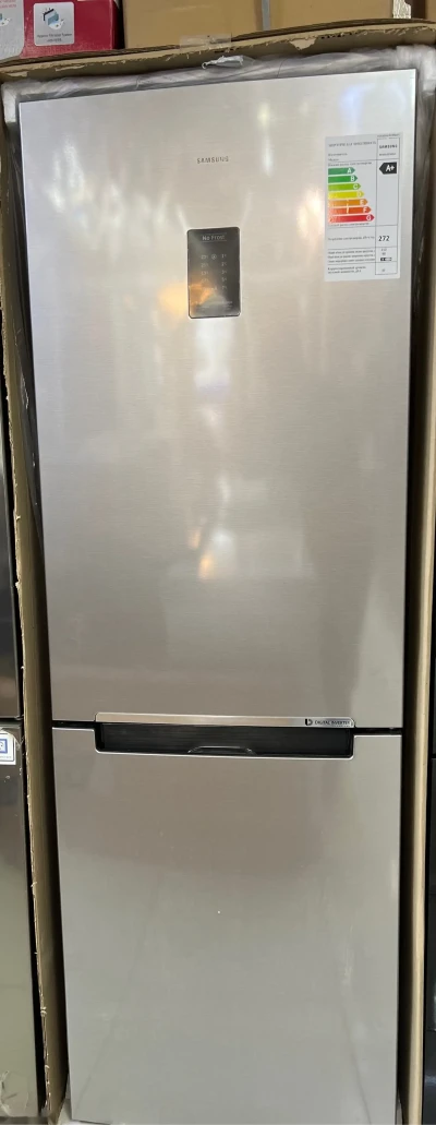 Холодильник SAMSUNG 175/60