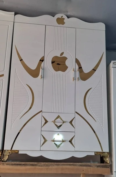 Шкаф