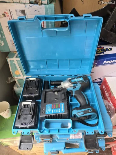Гайковерт Makita