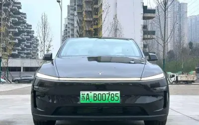 Tesla Model Y, 2025 — миниатюра 3