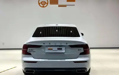 Volvo S60, 2022