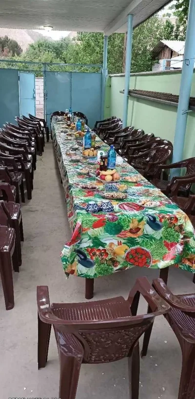 Стол со стульями