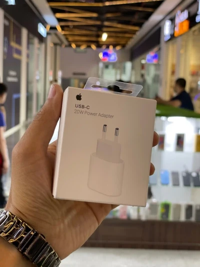 Зарядное устройство Apple 20W USB-C Power Adapter