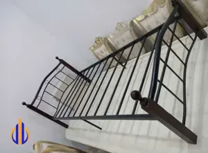 Металлическая кровать
