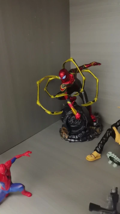 Статуя фигурка Человека Паука Spider Man — миниатюра 2