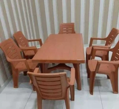 Стол со стульями
