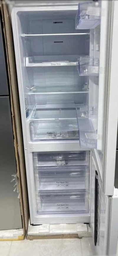 Холодильник Samsung