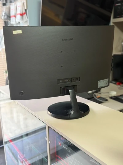 Монитор изогнутый Samsung 75hz Б/У — миниатюра 3