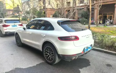 Porsche Macan, 2016