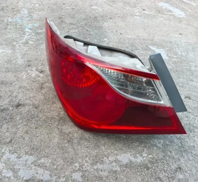 Задние стоп фары от Hyundai Sanata YF