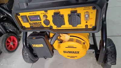 Движок Dewalt — миниатюра 2