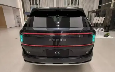 Zeekr 009, 2025