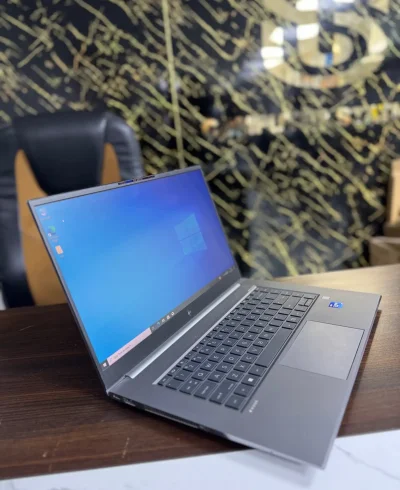 Ноутбук HP ZBook Studio i7