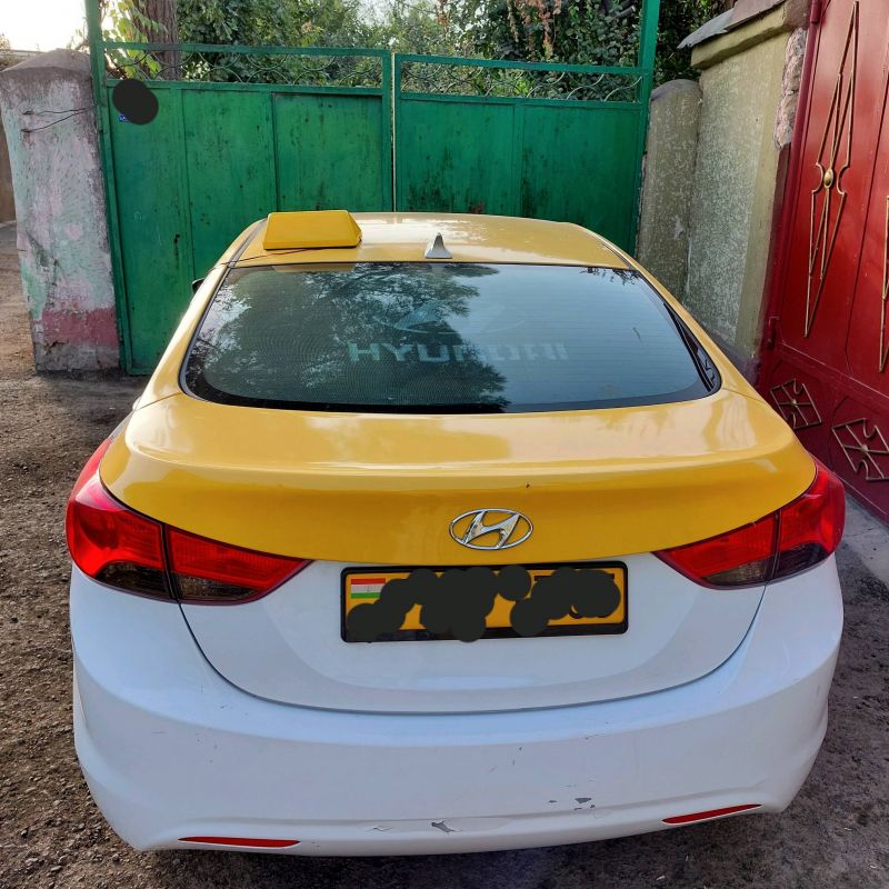 Hyundai Elantra 2012