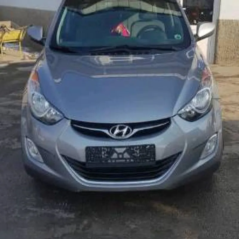Hyundai Elantra 2012