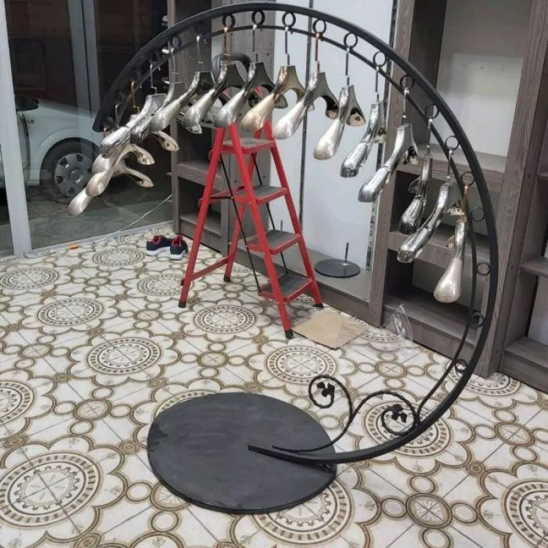 Вешалка для магазин одежды 