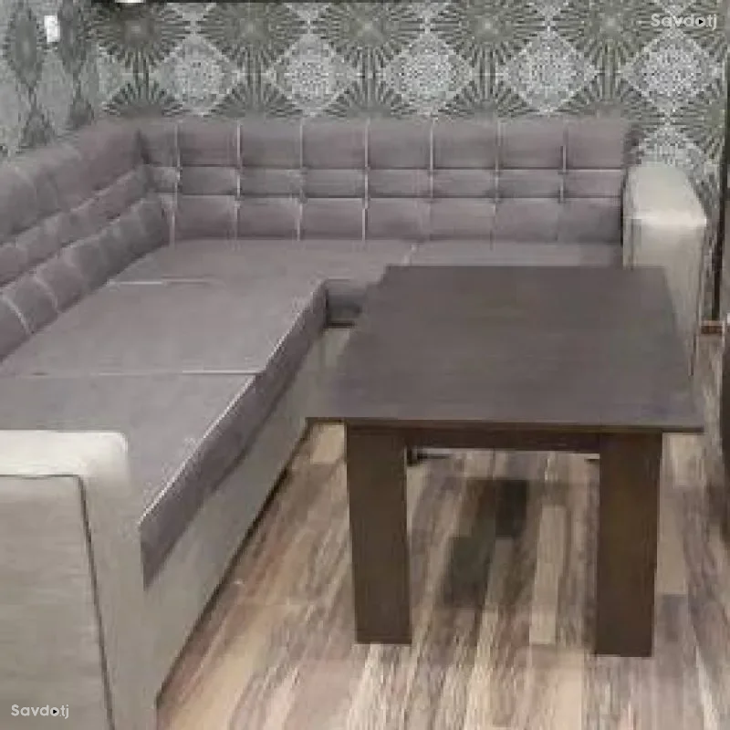 Диван