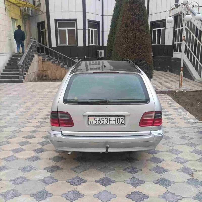 Mercedes-benz E class 2001 — миниатюра 2
