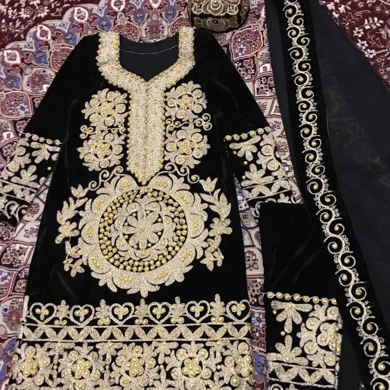 Национальный платье