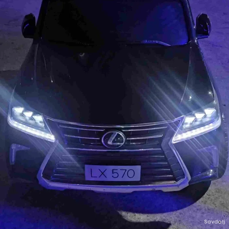 Детская машина LX570