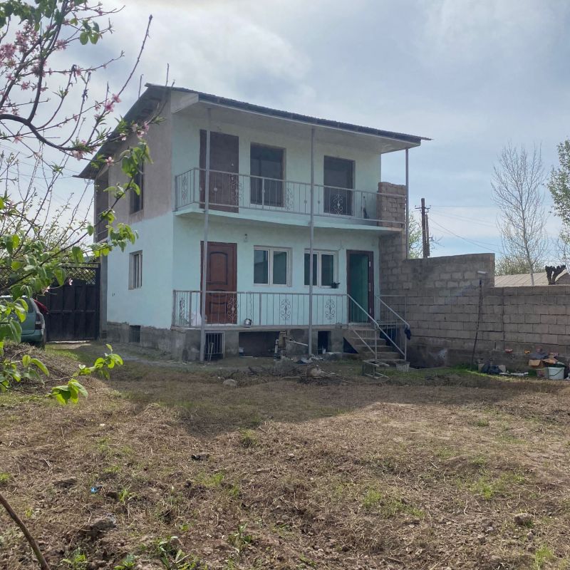 2 этажный, 5-комн. дом, 32 м², 6 соток, Бохтар кучай Зархез 10