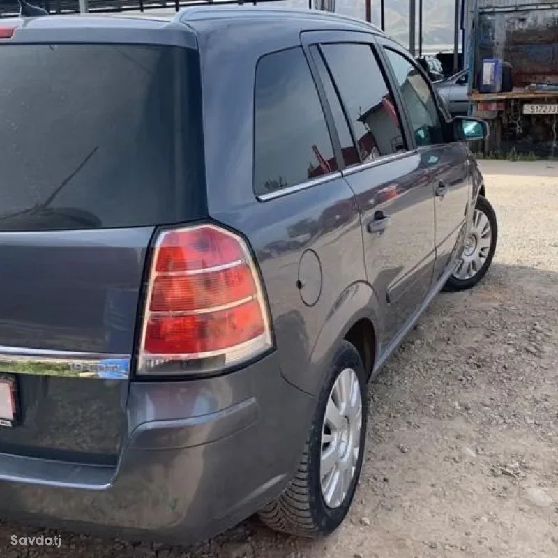 Opel Zafira 2008 — миниатюра 3
