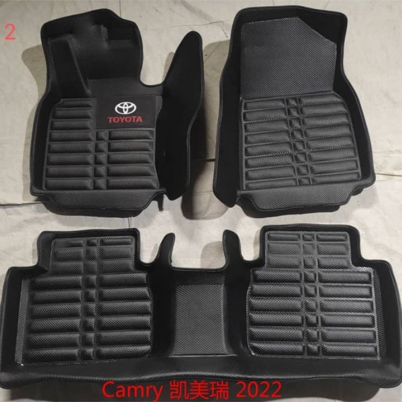 Полик для Toyota Camry 2020