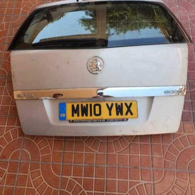 Багажник от Opel Zafira b