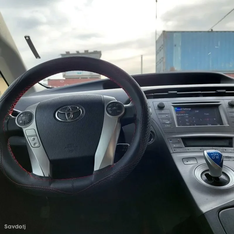 Toyota Prius 2014 — миниатюра 3