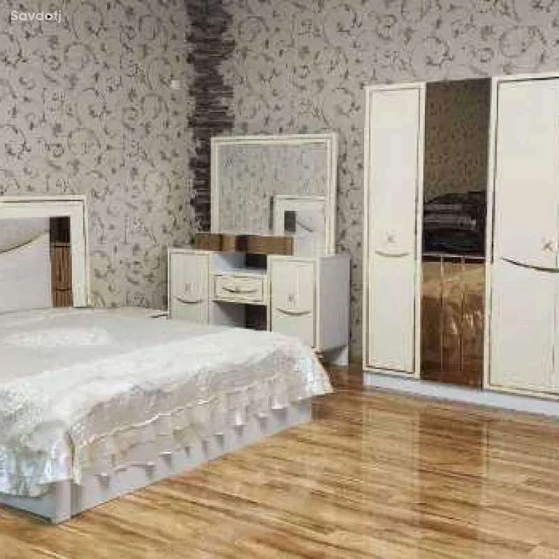 Спальный гарнитур 