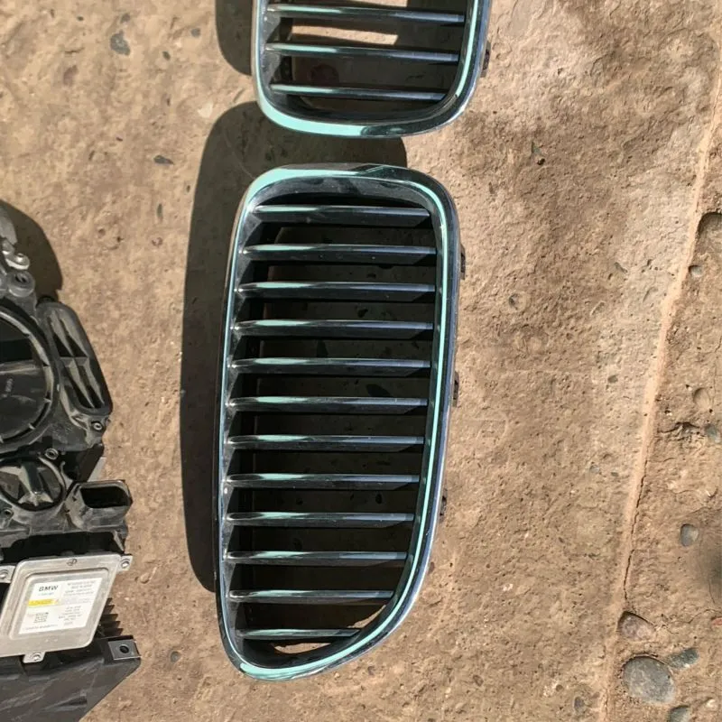 Передний фар на Lexus Rx 350